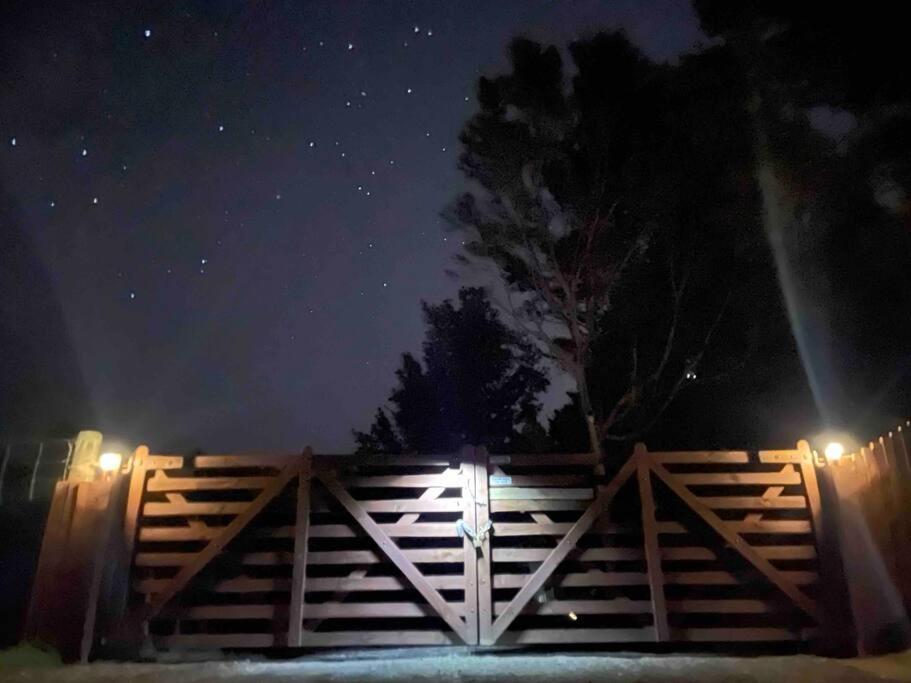 Bush Cabin Your Own Place Stunning Views 타우마루누이 외부 사진
