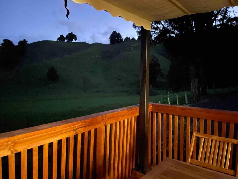 Bush Cabin Your Own Place Stunning Views 타우마루누이 외부 사진